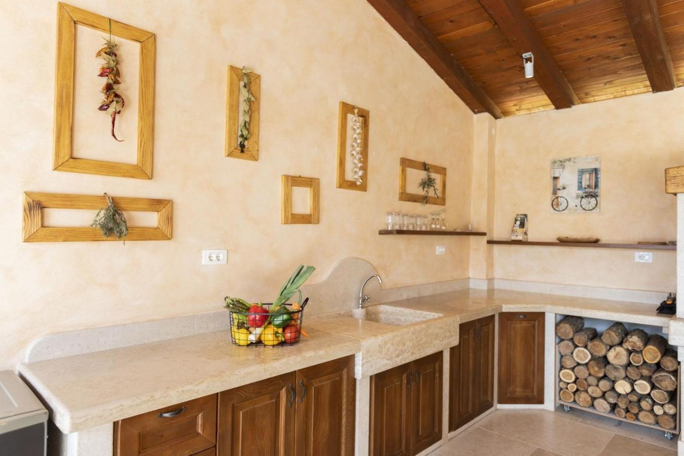 Villa Viscum In Central Istria For 8 Persons With Large Garden - Pet Friendly Пазин Екстериор снимка