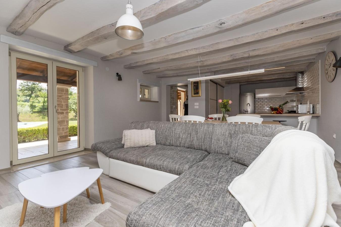Villa Viscum In Central Istria For 8 Persons With Large Garden - Pet Friendly Пазин Екстериор снимка