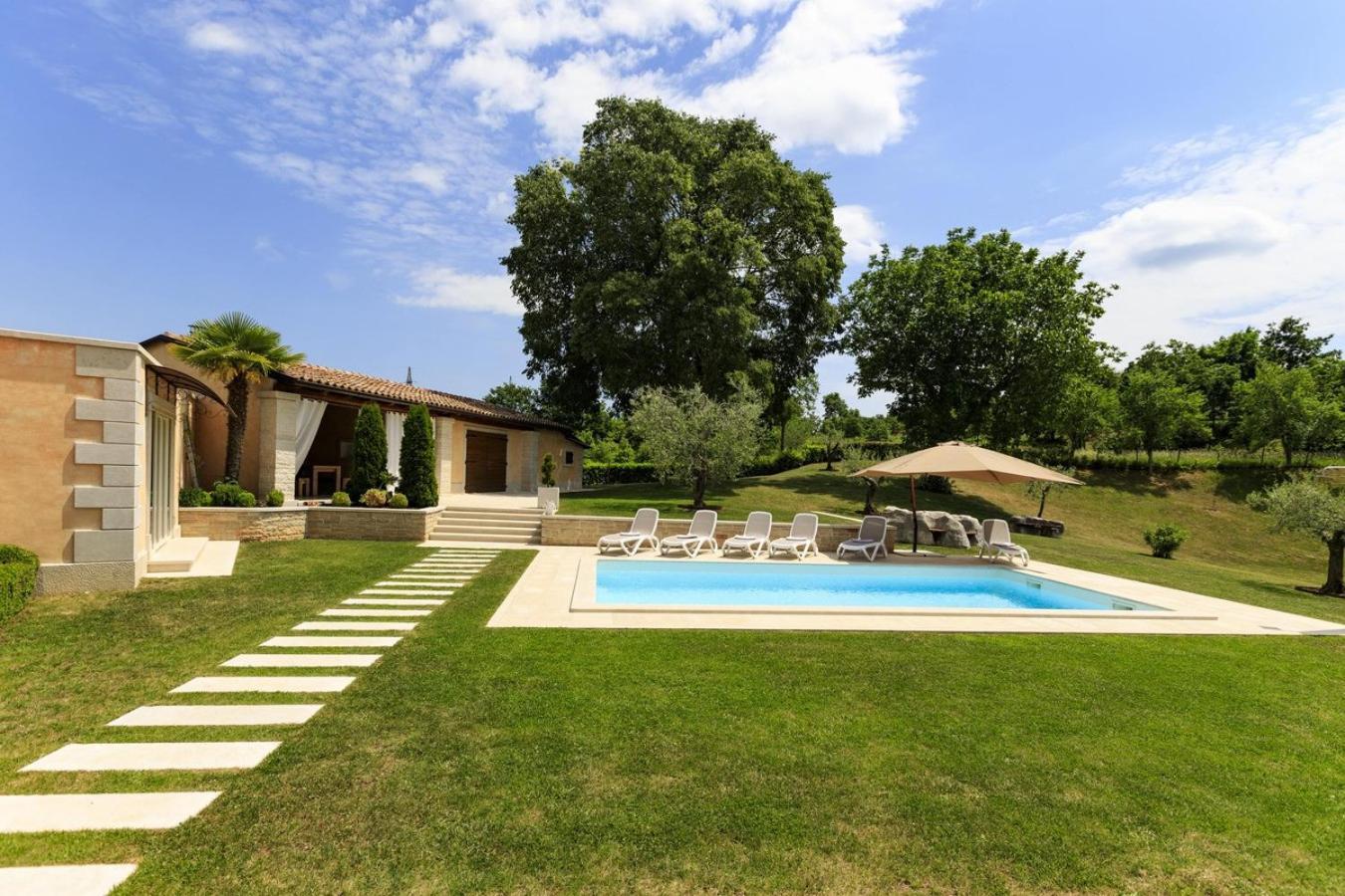 Villa Viscum In Central Istria For 8 Persons With Large Garden - Pet Friendly Пазин Екстериор снимка